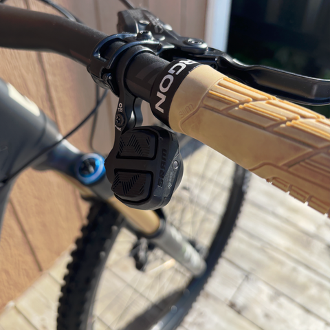 Demo Bike Pivot Switchblade Ride GX AXS Factory Upgrade - Stealth Mojave