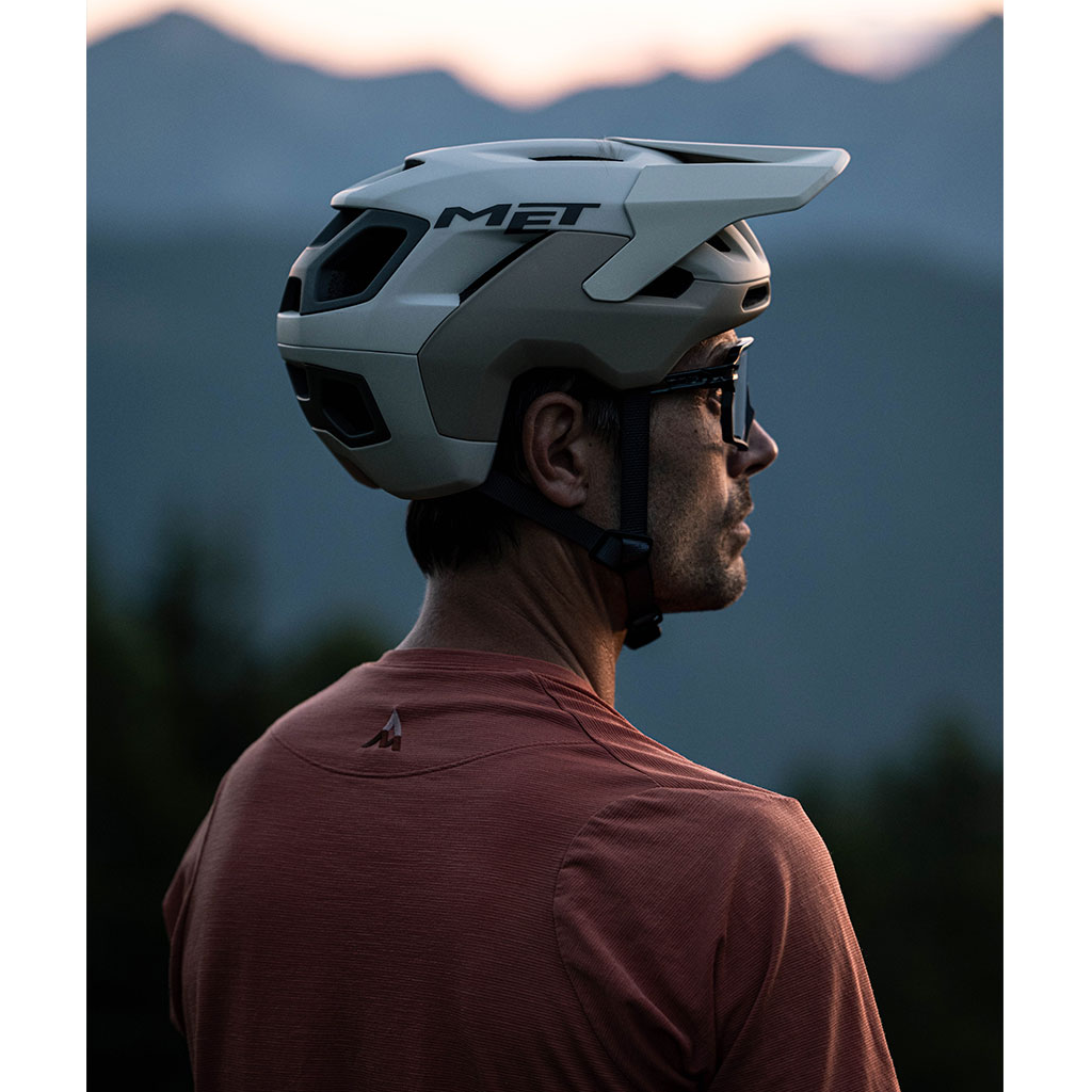 Helmet MET Revo MIPS - Off White - Genetik Sport