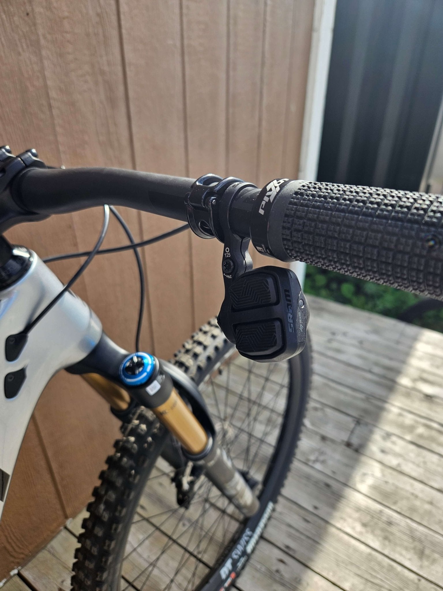 Bike Pivot Trail 429 Enduro Pro XO AXS Eagle Transmission - Silver - Genetik Sport