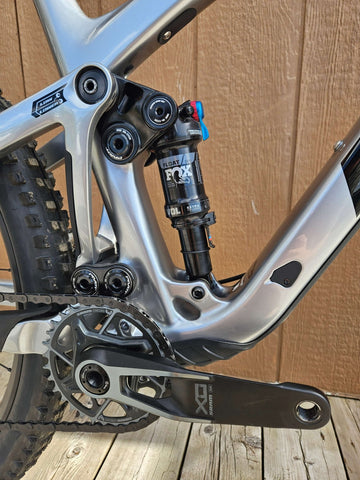 Bike Pivot Trail 429 Enduro Pro XO AXS Eagle Transmission - Silver - Genetik Sport