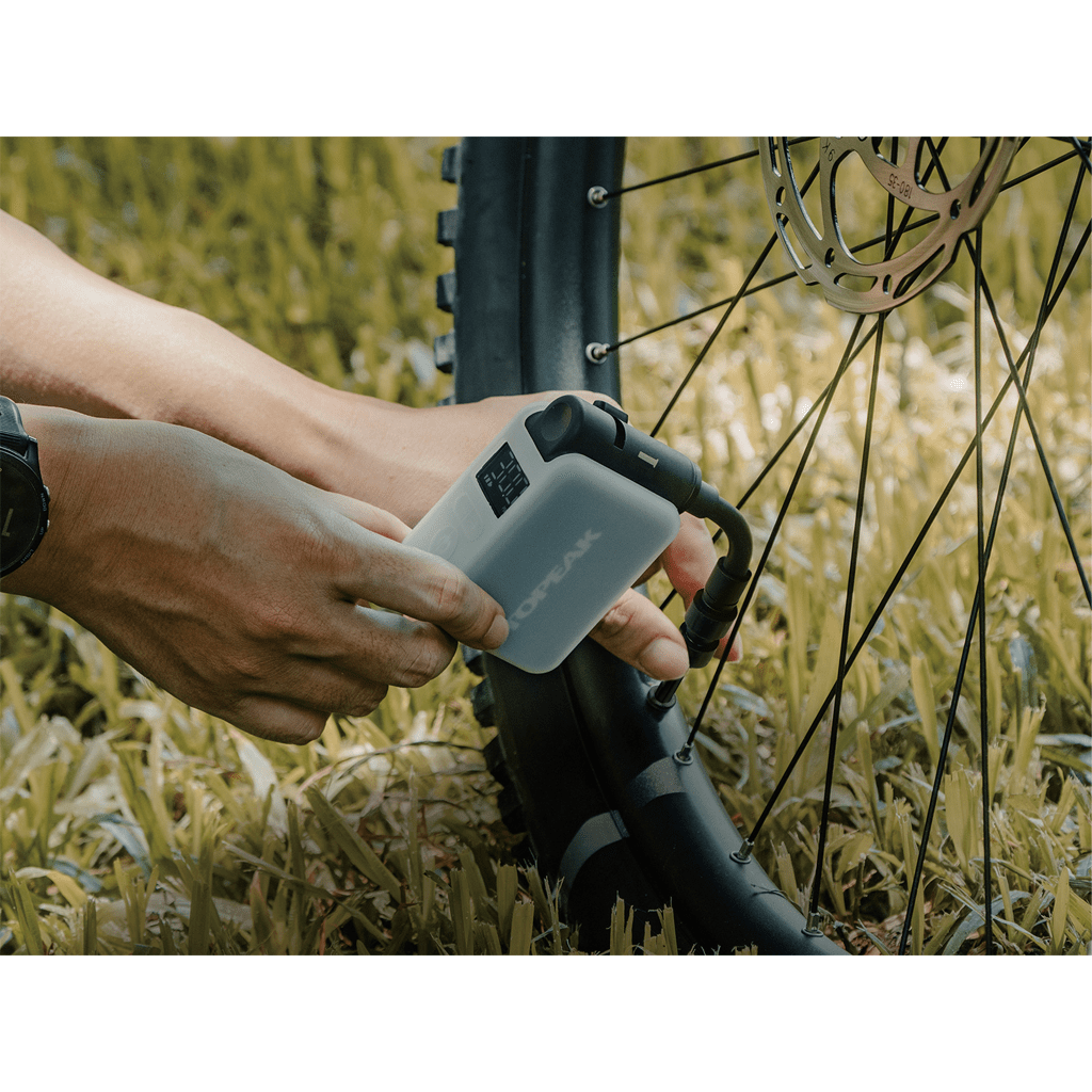 Topeak E - Booster Digital Pump - Genetik Sport